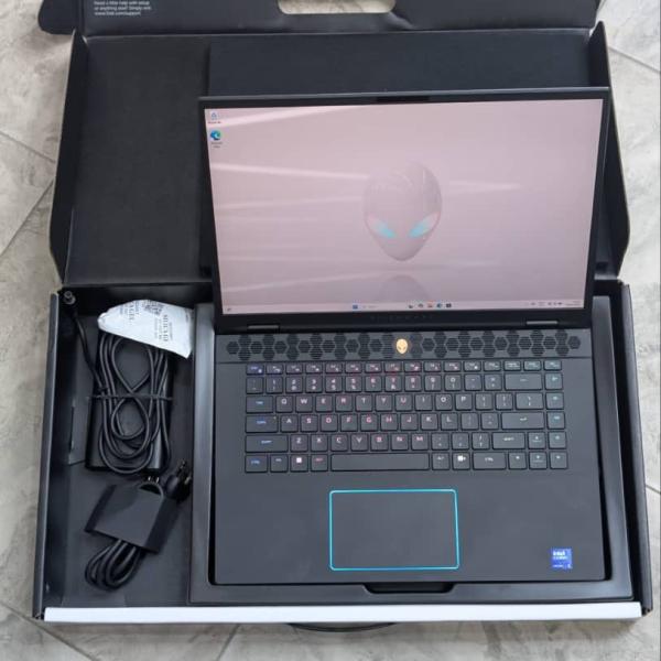 ALIENWARE M16 R2
